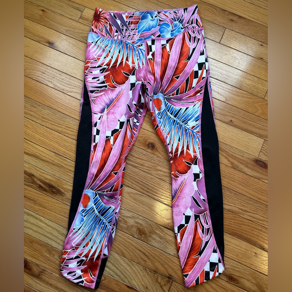 Nike One Tropical Print Leggings in Laser Fuchsia Pink size medium
